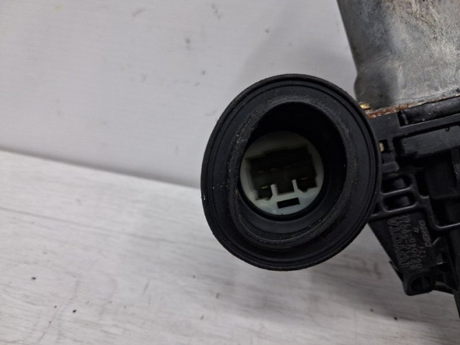Стеклоподъемник передний правый Toyota Prado J120 4.0 1GR-FE 2002 (б/у) Київ - зображення 2