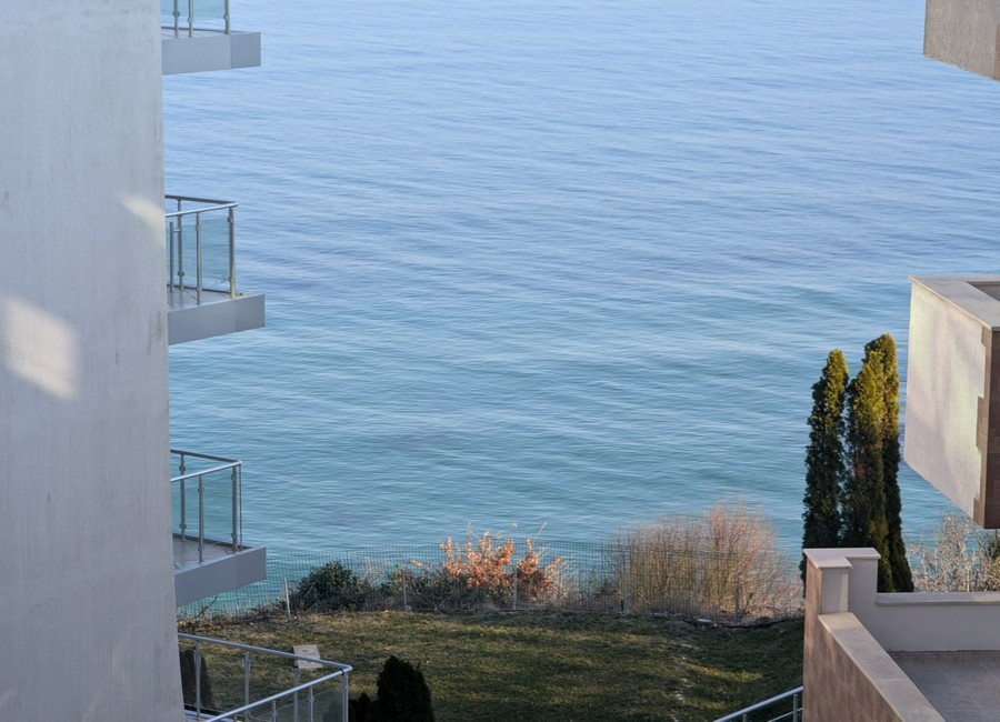 Новая 2-х комнатная квартира с мебелью и техникой, в 50 м от пляжа, в г. Бяла (Болгария) Киев - изображение 1