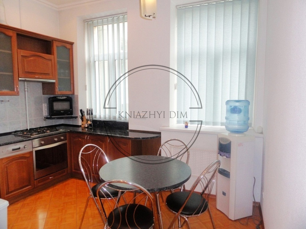 БЕЗ КОМІСІЇ! Простора 3 кім. студіо в Сталінці, Центр м. Площа Льва Толстого. № 117701 Київ - зображення 1