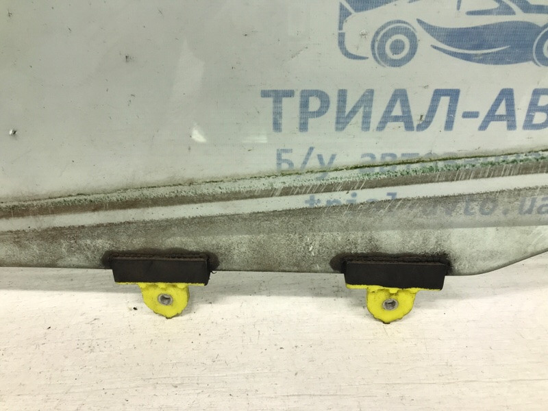 Стекло двери переднее левое Mitsubishi Lancer 9 1.6 БЕНЗИН 4G18 2003 (б/у) Киев - изображение 2