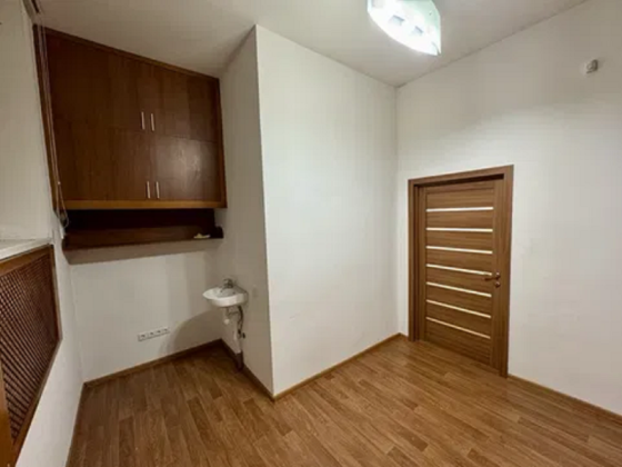 Майбороди Платона вул 23, офіс 60м Київ