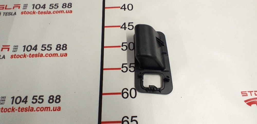 Ручка внутренняя закрытия крышки багажника(без кнопки закрытия) правая сторона Tesla model S, model Киев - изображение 3
