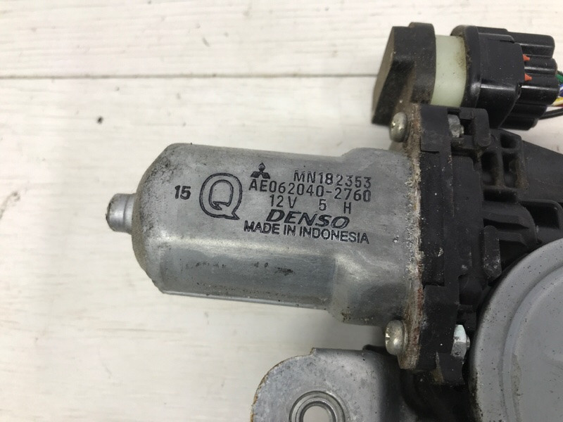 Стеклоподъемник передний левый Mitsubishi L200 KB 2.5 ДИЗЕЛЬ 4D56U 2006 (б/у) Київ - зображення 4