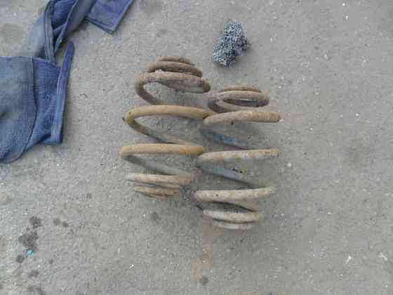 Пружини задні Форд Ескорт 90-2001 рр.., універсал, оригінал Вінниця