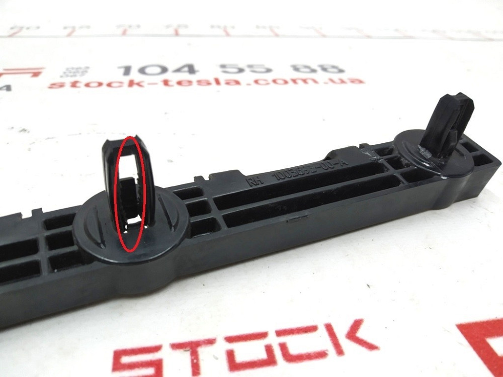 Направляющая накладки порога передняя правая с повреждением Tesla model S, model S REST 1003693-00-C Киев - изображение 3