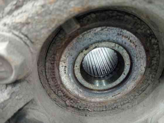 Кулак поворотный правый со ступицей Toyota RAV 4 A30 2.0 БЕНЗИН 1AZFE 2005 (б/у) Киев