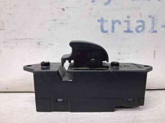 Кнопка стеклоподъемника Mitsubishi Pajero Wagon 4 3.2 ДИЗЕЛЬ 4M41 2006 (б/у) Киев