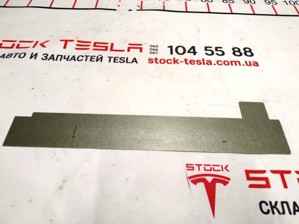 Пластина-изолятор текстолитовая основной батареи фигурная Tesla model X S REST 1014880-00-B Київ - зображення 1