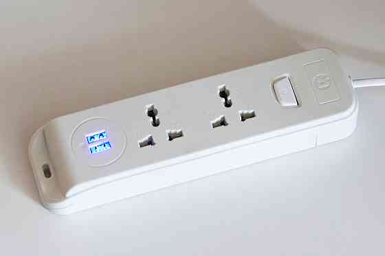 Універсальний подовжувач мережевий фільтр з колодкою на 2 розетки та 2 USB Вышгород