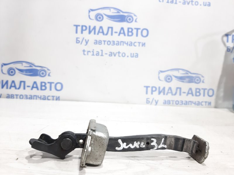 Ограничитель двери задний левый Nissan Juke F15 2010 (б/у) Киев - изображение 2