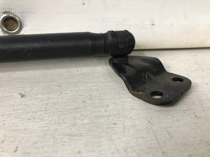 Амортизатор крышки багажника SsangYong Rexton Y250 2.7 D27DT 2006 (б/у) Киев - изображение 2