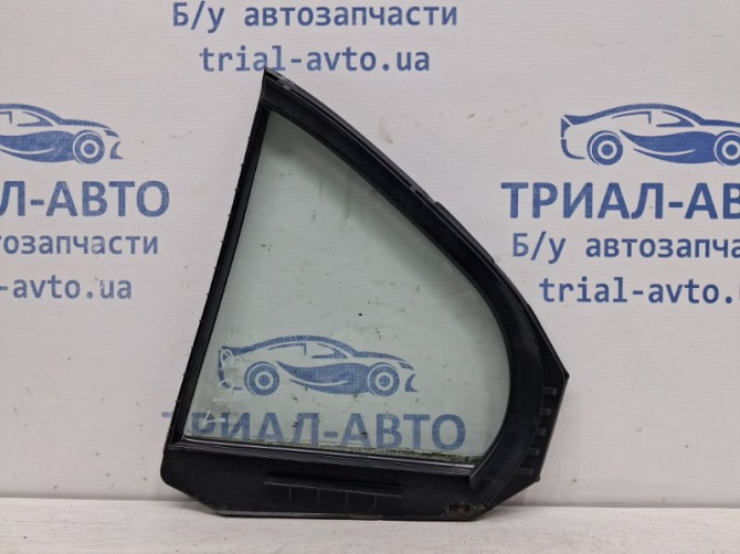 Стекло двери задней правой (форточка) Mitsubishi Lancer 10 1.5 БЕНЗИН 4A91 2007 (б/у) Київ - зображення 2