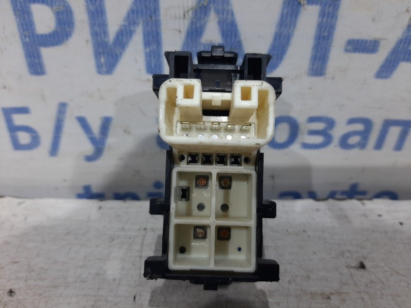 Кнопка стеклоподъемника Toyota RAV 4 A30 2.0 БЕНЗИН 1AZFE 2005 (б/у) Київ - зображення 3