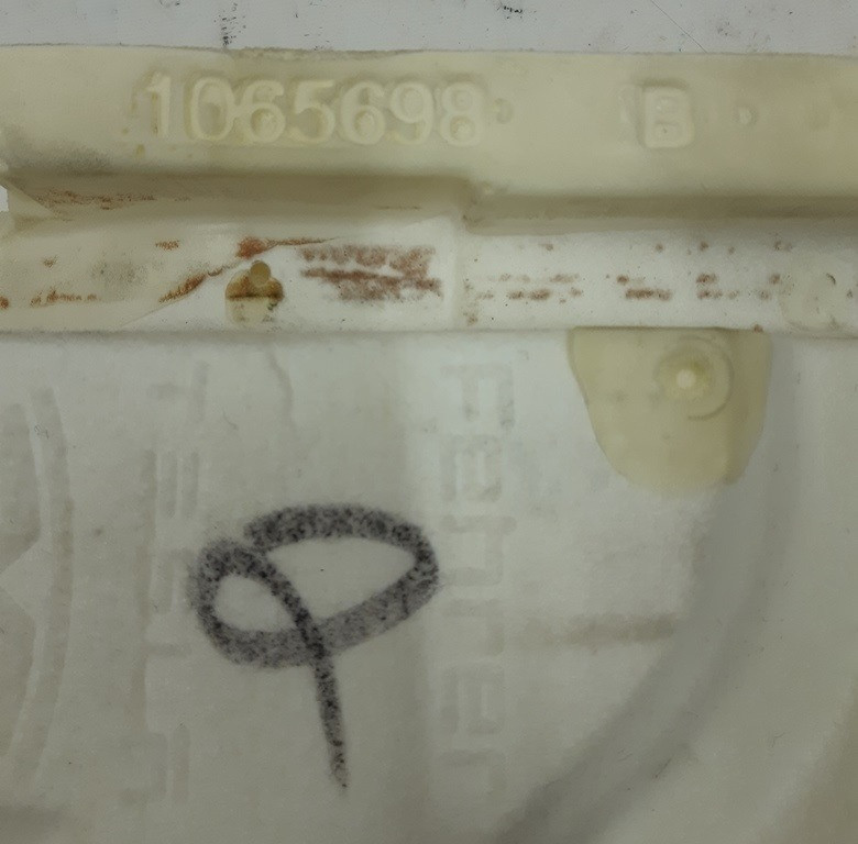 Пенный наполнитель спинки сиденья 3-го ряда левого Tesla model X 1065698B Киев - изображение 3