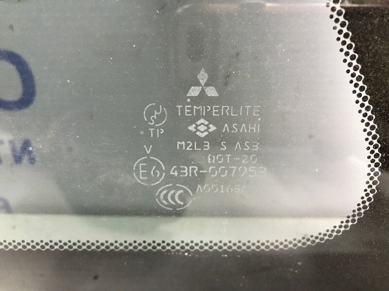 Стекло в кузов заднее левое Mitsubishi Outlander CU 2.4 БЕНЗИН 4G69 2003 (б/у) Київ - зображення 3