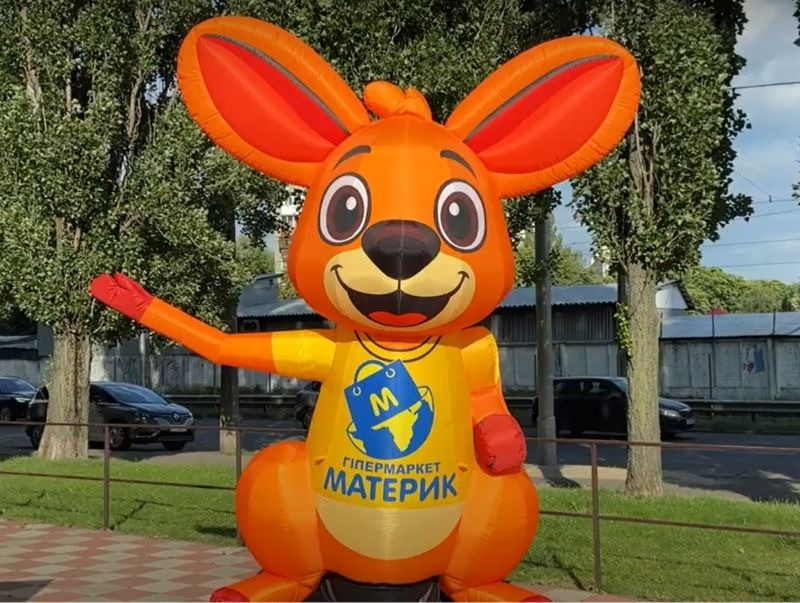 Наружная реклама человек надувной 3D копии товаров, персонажей, животных 3.4 м Київ - зображення 10