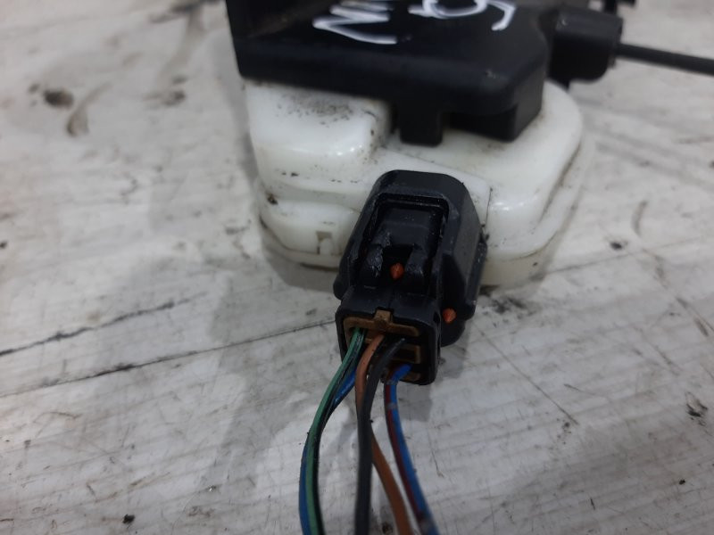 Замок двери передний правый Mitsubishi Pajero Wagon 3 3.2 ДИЗЕЛЬ 4M41 1999 (б/у) Киев - изображение 4