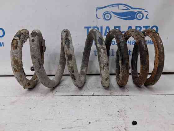 Пружина задняя Mitsubishi Pajero Wagon 3 3.2 ДИЗЕЛЬ 4M41 1999 (б/у) Київ