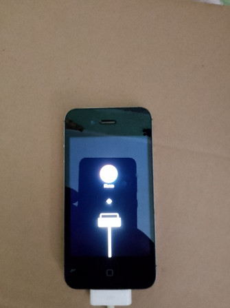iPhone 4S под восстановление на запчасти Київ - зображення 1