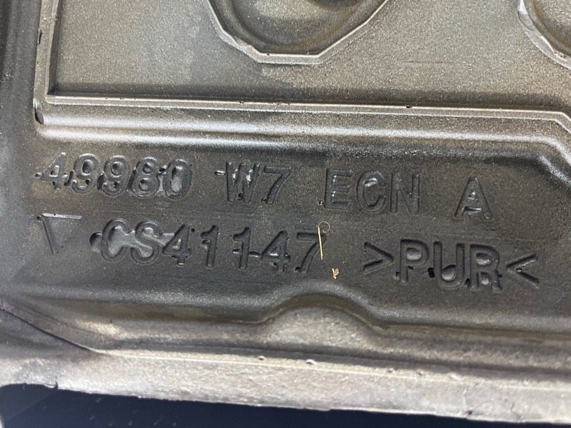 Декоративная крышка ДВС Dodge Journey 1 2.4 БЕНЗИН ED3 2007 (б/у) Київ - зображення 4