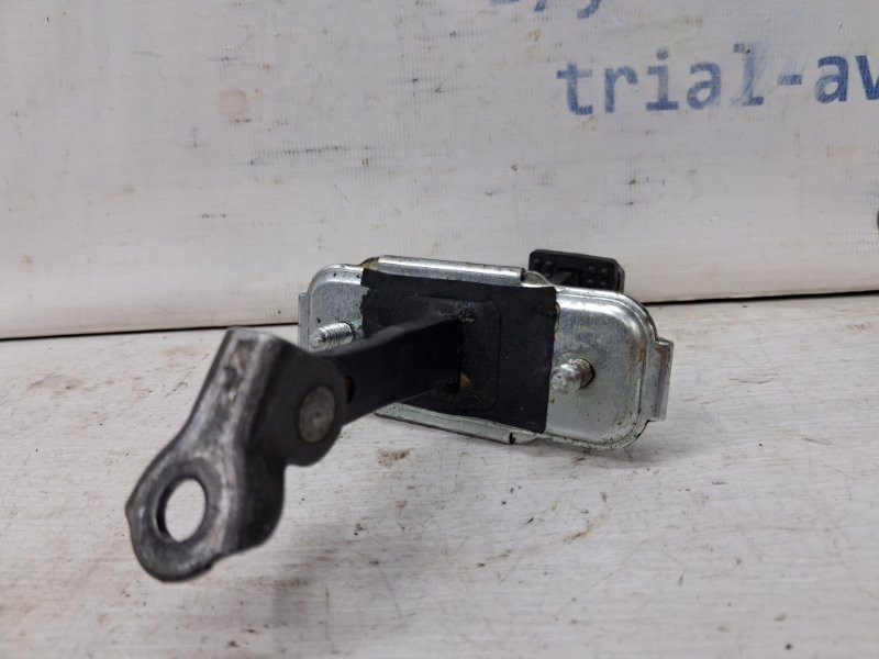 Ограничитель двери передний левый Kia Sportage SL 1.7 DIESEL D4FD 2010 (б/у) Киев - изображение 2