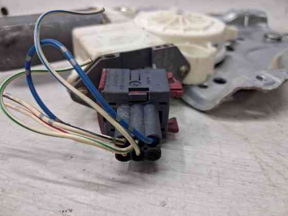 Стеклоподъемник передний правый Toyota Avensis 2002-2010 6981005050 (Арт. 62146) Киев