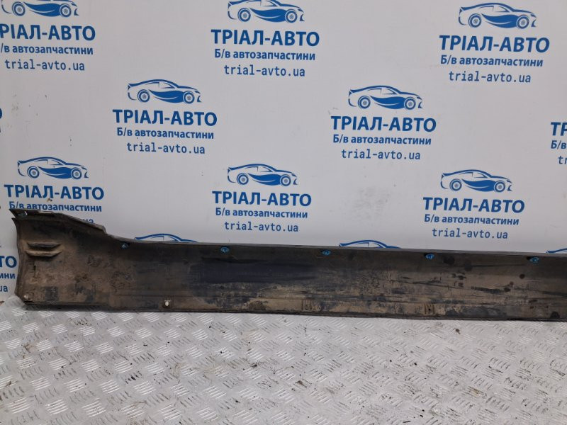 Накладка порога внешняя правая Mitsubishi Pajero Wagon 4 3.2 ДИЗЕЛЬ 4M41 2006 (б/у) Киев - изображение 5