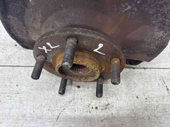 Кулак поворотный левый со ступицей Mitsubishi Outlander XL 2.4 БЕНЗИН 4B12 2007 (б/у) Киев