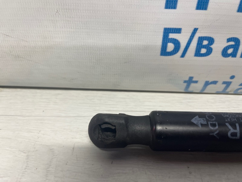 Амортизатор крышки багажника Jeep Cherokee 2013-2019 68103066AD (Арт. 75095) Київ - зображення 3