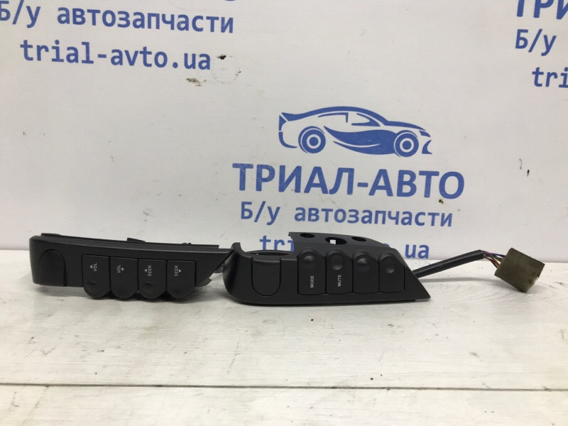 Кнопки руля SsangYong Rexton Y250 2.7 D27DT 2006 (б/у) Киев - изображение 1