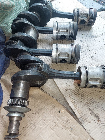 Колінвал, шатуни, поршні двигуна 4ч8,5/11 Полтава - зображення 1