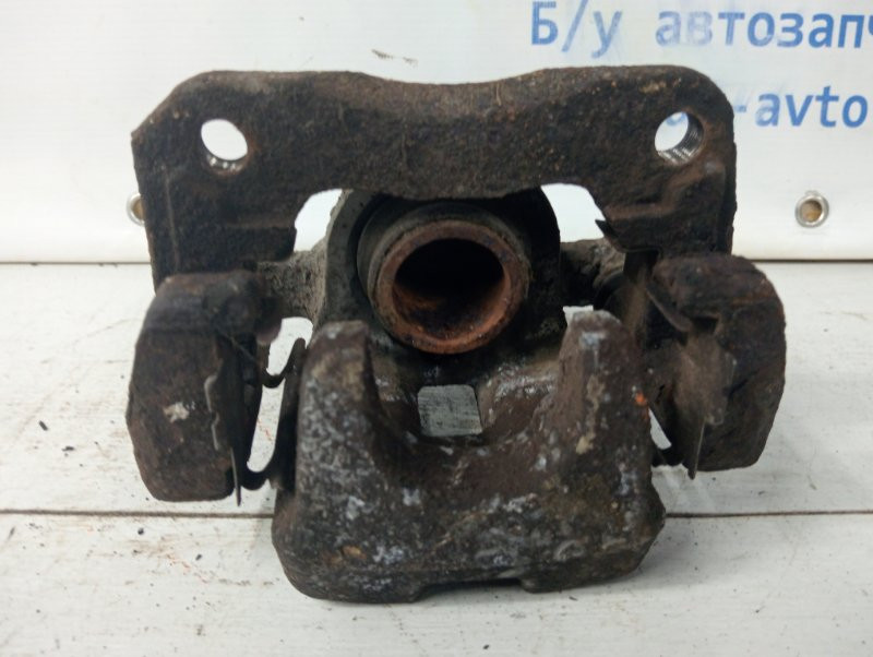 Суппорт задний правый Toyota RAV 4 A40 2.2 DIESEL 2ADFTV 2012 (б/у) Киев - изображение 4