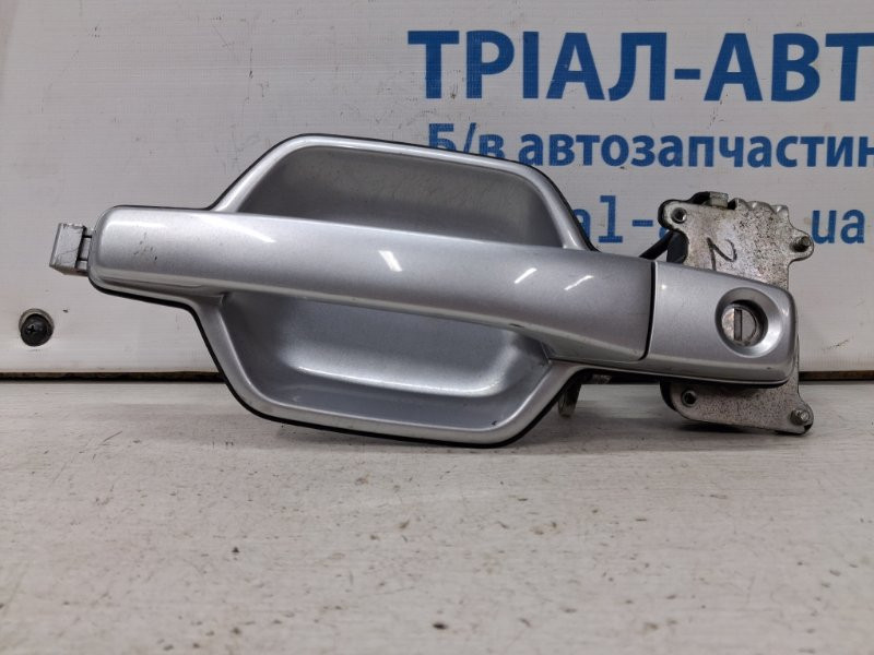 Ручка двери внешняя передняя правая Mitsubishi Pajero Wagon 4 3.2 ДИЗЕЛЬ 4M41 2006 (б/у) Киев - изображение 1