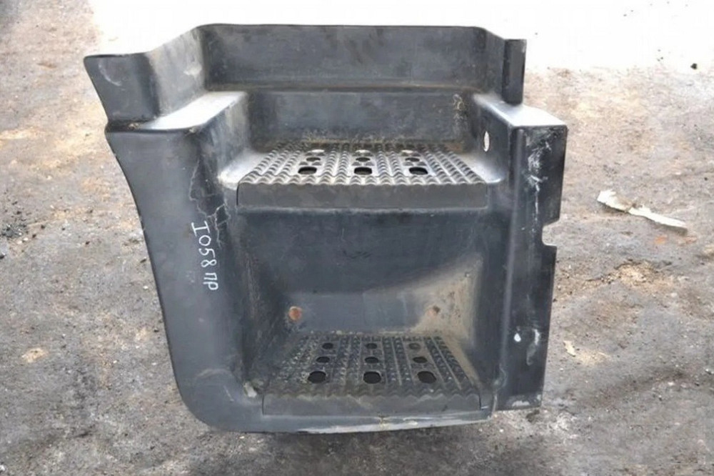 504103304 Подножка правая нижняя Iveco Stralis 504368373 Львів - зображення 1