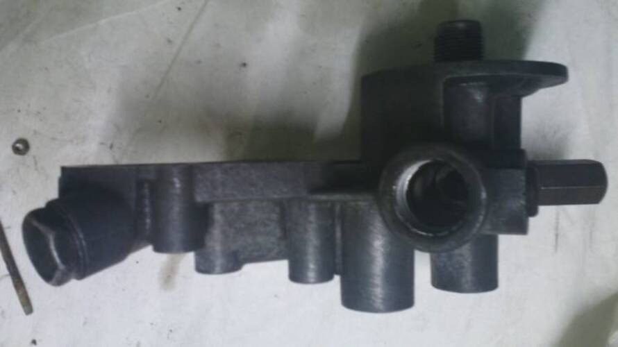 Кронштейн масляного фильтра Md101556 Мицубиси оригинал Вінниця - зображення 3