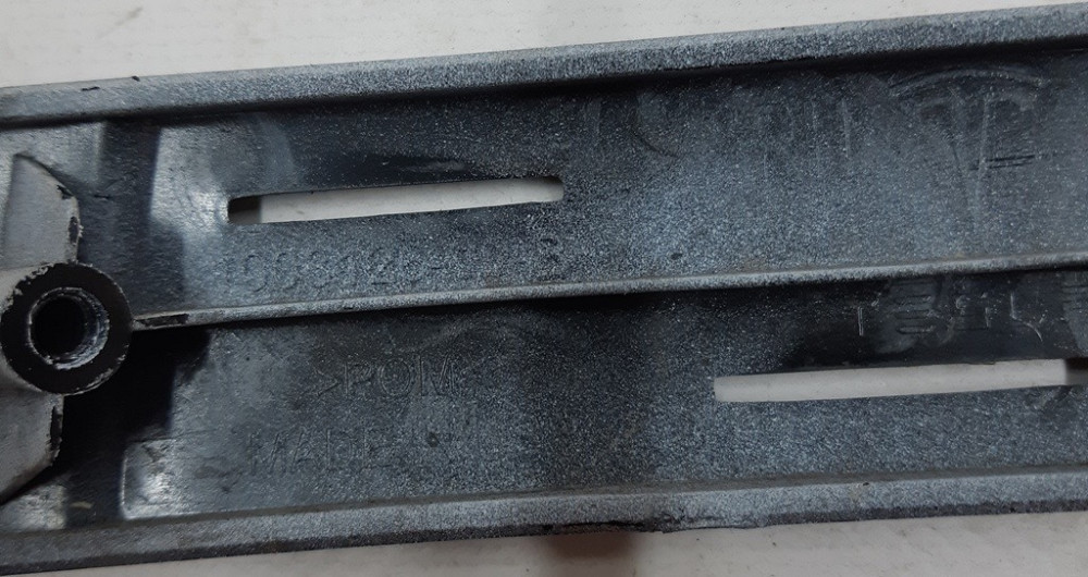 Кронштейн фары противотуманной правой Tesla model S 1003126-00-F Київ - зображення 3