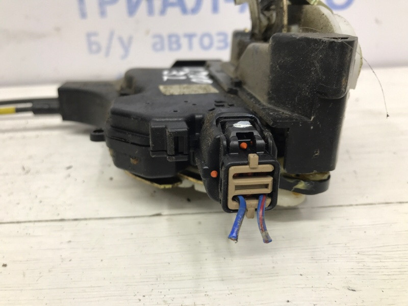 Замок двери задний левый Mitsubishi L200 KB 2.5 ДИЗЕЛЬ 4D56U 2006 (б/у) Київ - зображення 4