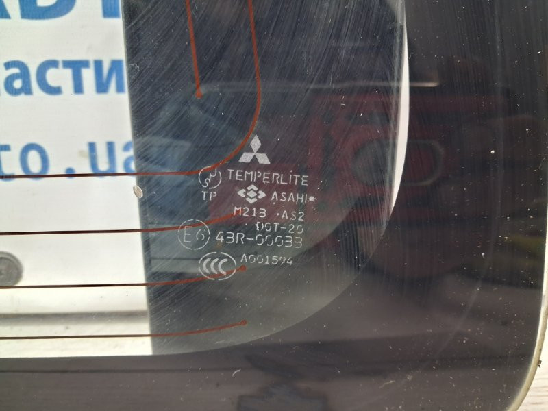 Стекло в кузов заднее левое Mitsubishi Pajero Wagon 3 3.2 ДИЗЕЛЬ 4M41 1999 (б/у) Киев - изображение 4