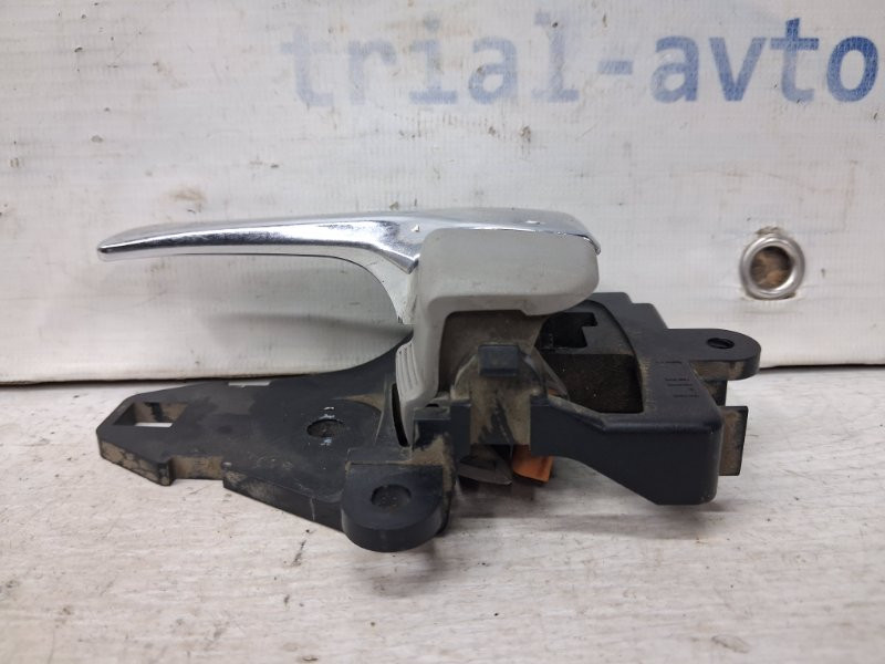 Ручка двери внутренняя левая Mitsubishi L200 KB 2.5 DIESEL 4D56 2006 (б/у) Київ - зображення 2