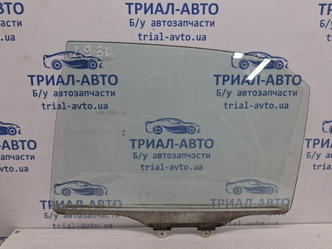 Стекло двери заднее левое Mitsubishi Lancer 9 1.6 БЕНЗИН 4G18 2003 (б/у) Киев - изображение 1