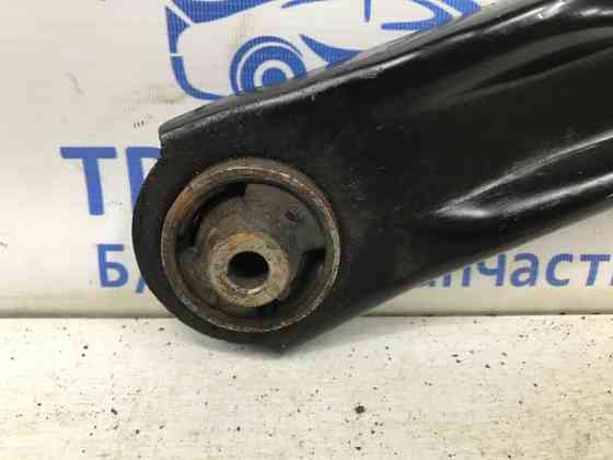 Рычаг правый Nissan X-Trail T31 2.0 DIESEL M9R 2007 (б/у) Киев