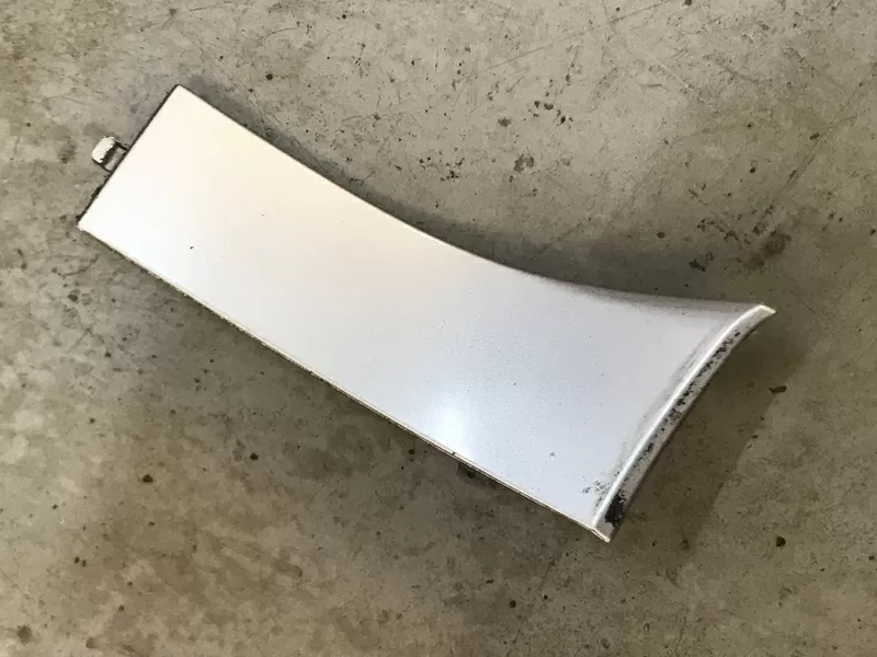 Бу накладка рейлинга Renault Megane 3, AVG 038-023-00, 03802300 левая передняя нижняя Кропивницкий - изображение 1