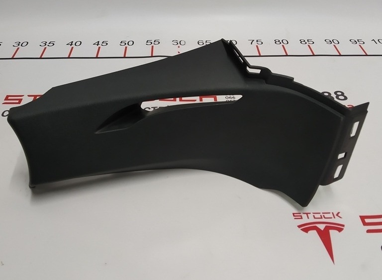 2Накладка ремня безопасности стойки С правой Tesla model S, model S REST 1024732-00-B Київ - зображення 1