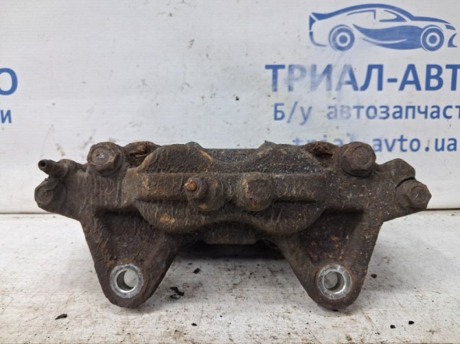 Суппорт передний правый Toyota Prado J120 4.0 1GR-FE 2002 (б/у) Киев - изображение 3