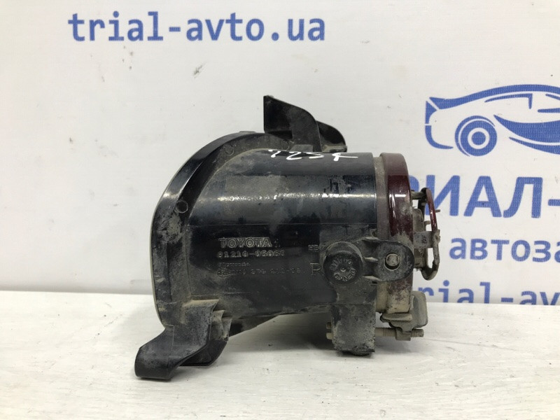 Фара противотуманная правая Toyota Avensis T25 1.8 БЕНЗИН 1ZZFE 2002 (б/у) Киев - изображение 3