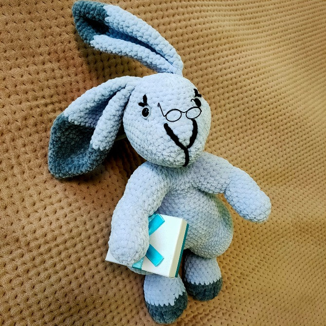 Зайчик лавандовий дитяча м'яка в'язана іграшка сувенір подарунок hand made ручна робота Нововолинськ - зображення 1