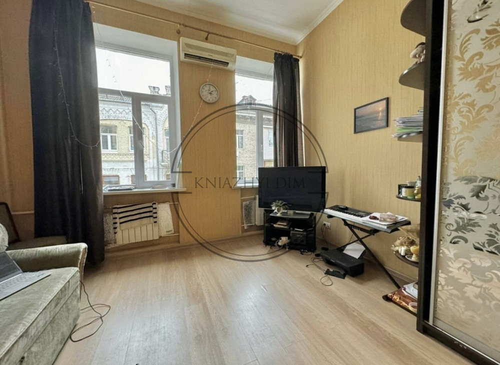 Продаж 2 - кімнатної квартири в історичному центрі столиці метро Золоті Ворота Код: 21146287 Киев - изображение 8