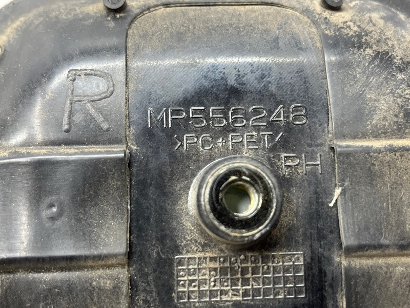 Ручка двери внешняя передняя правая Mitsubishi Pajero Wagon 3 3.2 ДИЗЕЛЬ 4M41 1999 (б/у) Київ - зображення 4