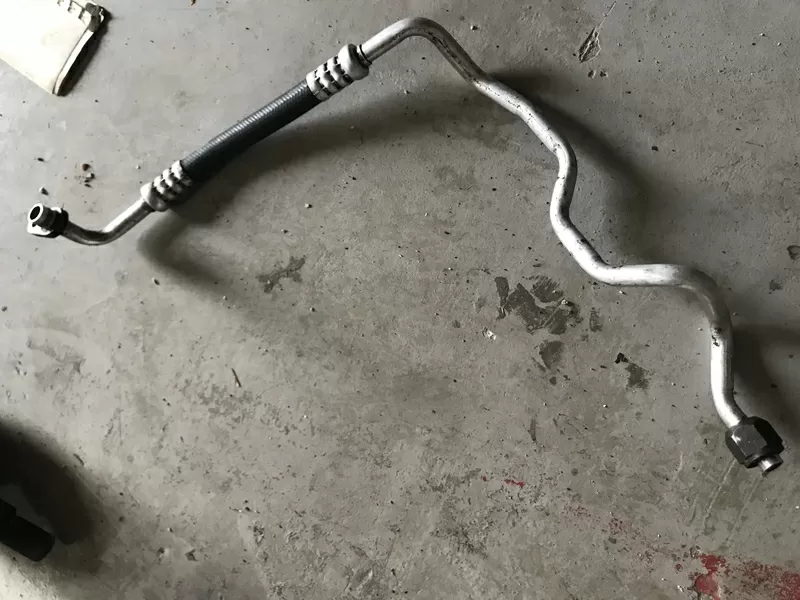 Б/у трубка кондиционера 8200002325 Renault Laguna 2, нижняя часть к радиатору Кропивницький - зображення 1