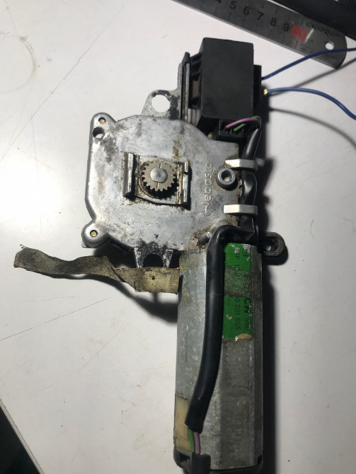 Бу моторчик люка Mercedes A class W168, A1688204110, 0390201665 Кропивницкий - изображение 3